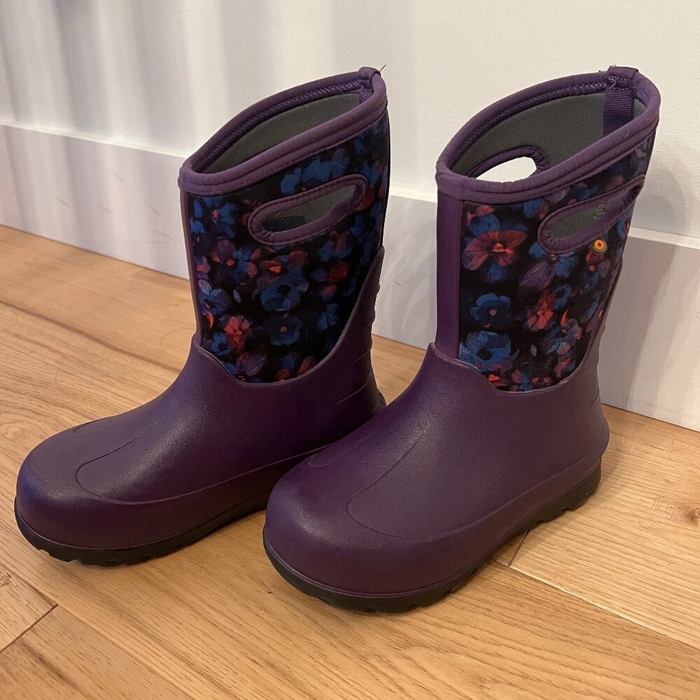 Bogs Neo Classic Winter Snow Boot, Size 2